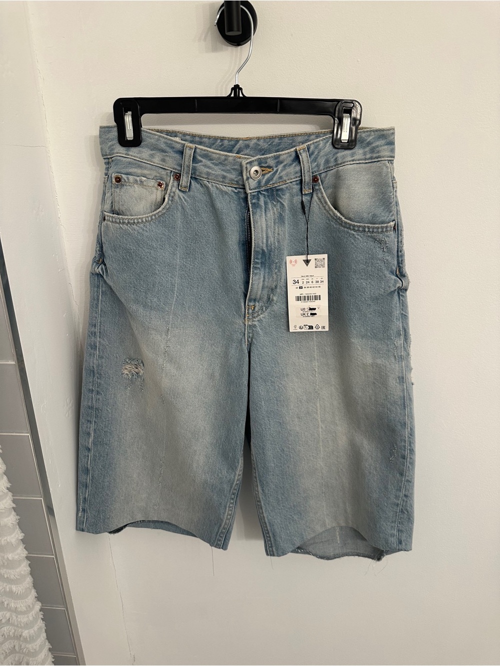 Zara Light-wash relaxed-fit denim jorts